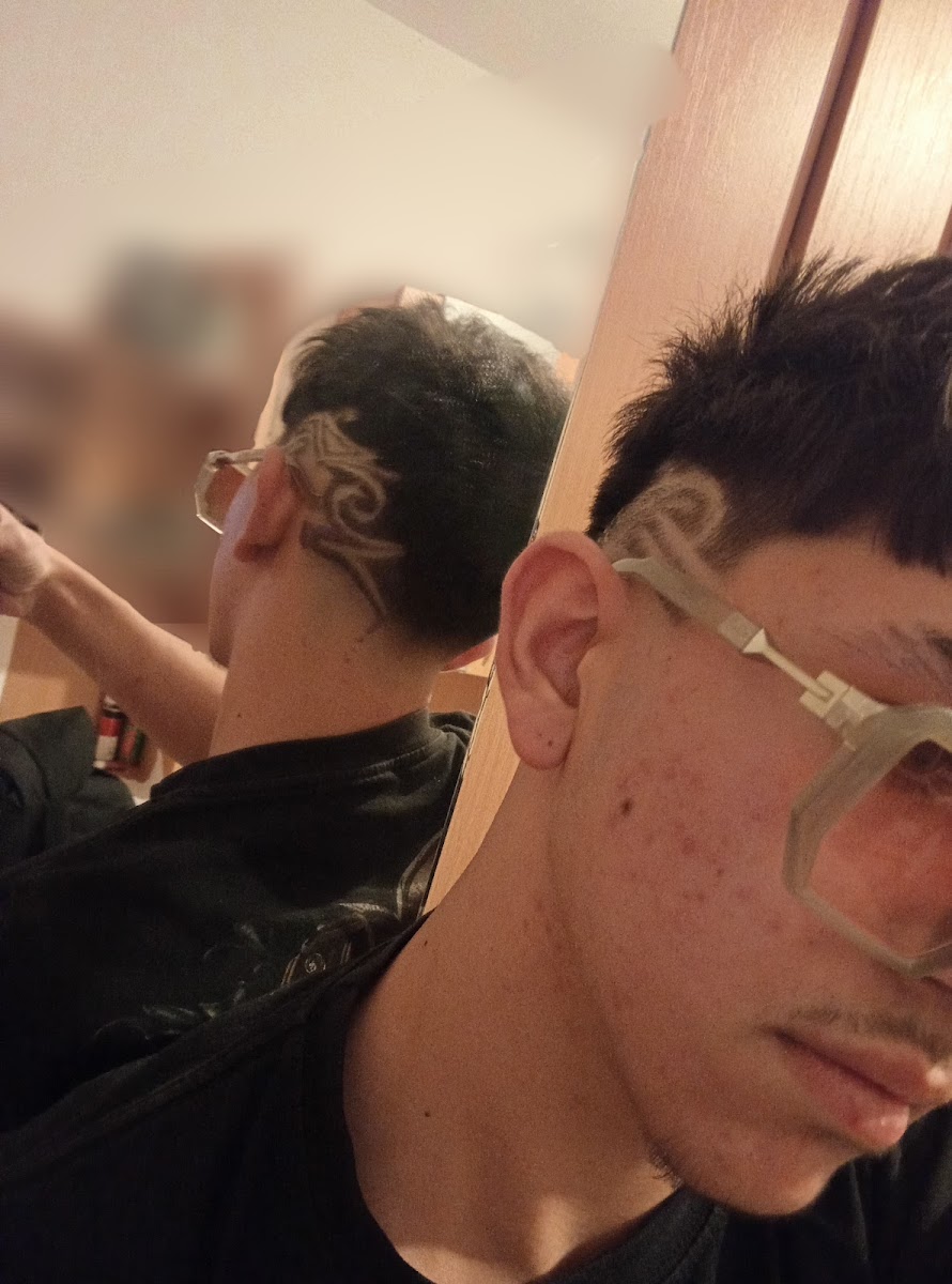 Servicii frizerie Barber Club